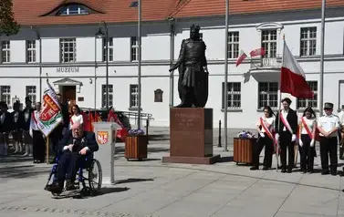 43