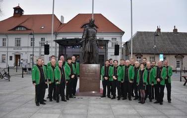 Pomnik Kr&oacute;la Przemysła II zdobi już nasze miasto.  2
