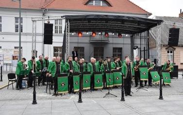 Pomnik Kr&oacute;la Przemysła II zdobi już nasze miasto.  11
