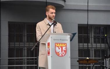 Pomnik Kr&oacute;la Przemysła II zdobi już nasze miasto.  20