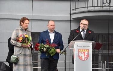 Pomnik Kr&oacute;la Przemysła II zdobi już nasze miasto.  22