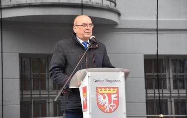 Pomnik Kr&oacute;la Przemysła II zdobi już nasze miasto.  23