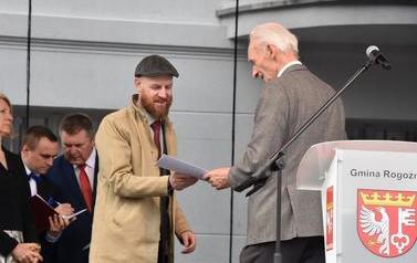 Pomnik Kr&oacute;la Przemysła II zdobi już nasze miasto.  26