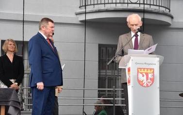 Pomnik Kr&oacute;la Przemysła II zdobi już nasze miasto.  29