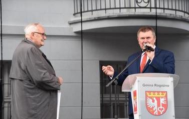 Pomnik Kr&oacute;la Przemysła II zdobi już nasze miasto.  34