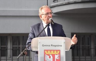 Pomnik Kr&oacute;la Przemysła II zdobi już nasze miasto.  37
