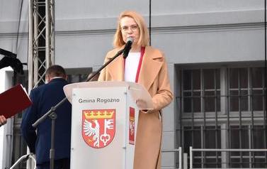 Pomnik Kr&oacute;la Przemysła II zdobi już nasze miasto.  43