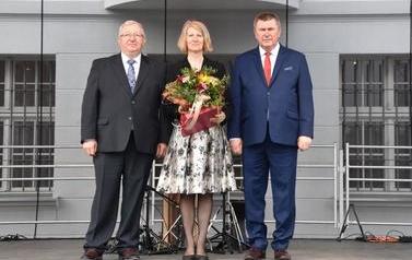 Pomnik Kr&oacute;la Przemysła II zdobi już nasze miasto.  45