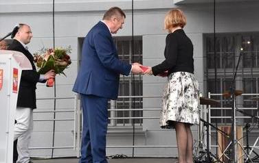 Pomnik Kr&oacute;la Przemysła II zdobi już nasze miasto.  46