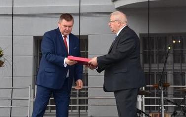Pomnik Kr&oacute;la Przemysła II zdobi już nasze miasto.  49
