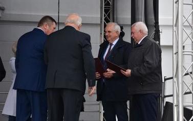 Pomnik Kr&oacute;la Przemysła II zdobi już nasze miasto.  55