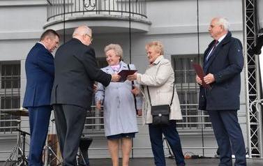 Pomnik Kr&oacute;la Przemysła II zdobi już nasze miasto.  57