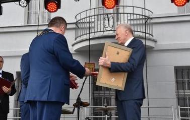 Pomnik Kr&oacute;la Przemysła II zdobi już nasze miasto.  72