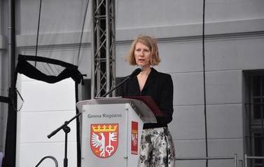 Pomnik Kr&oacute;la Przemysła II zdobi już nasze miasto.  76