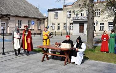 Pomnik Kr&oacute;la Przemysła II zdobi już nasze miasto.  119