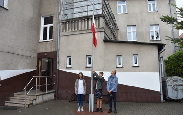 25-lat UKS Dw&oacute;jka 24