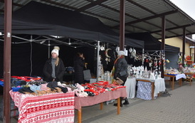 Jarmark Świąteczny 75