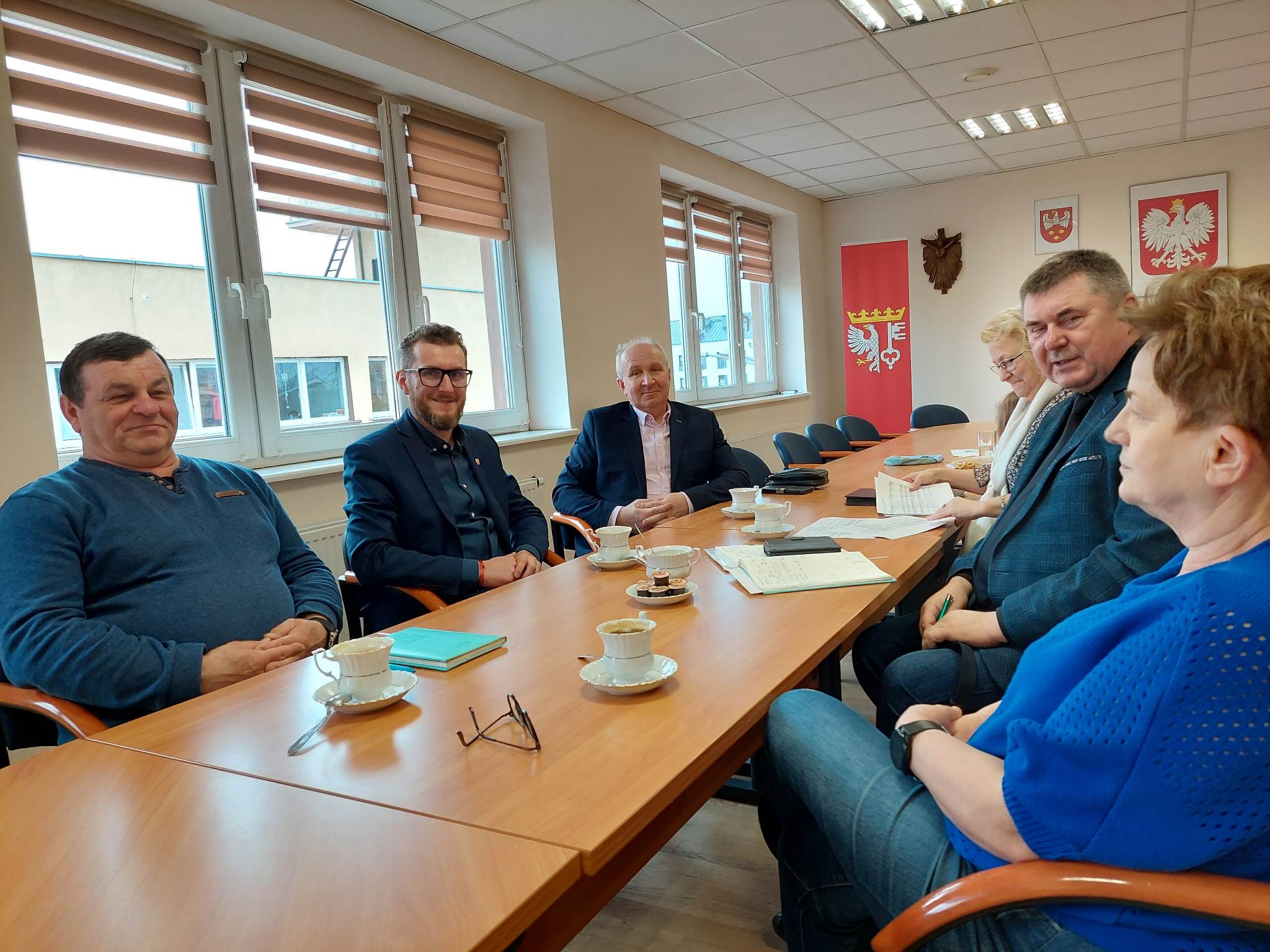 spotkanie_20-03-2023 [od lewej: Władysław Stefański, Łukasz Zaranek, Adam Nadolny, Irena Ławniczak, Roman Szuberski, Longina Pijanowska]