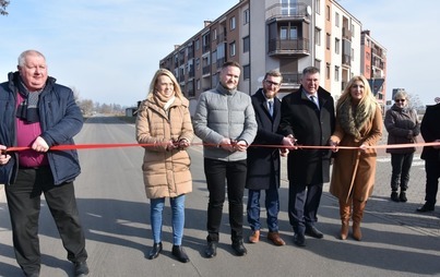 Zdjęcie do Oficjalne otwarcie wyremontowanej drogi w Cieślach