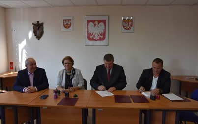 Zdjęcie do Podpisano umowę na przebudowę drogi w Parkowie