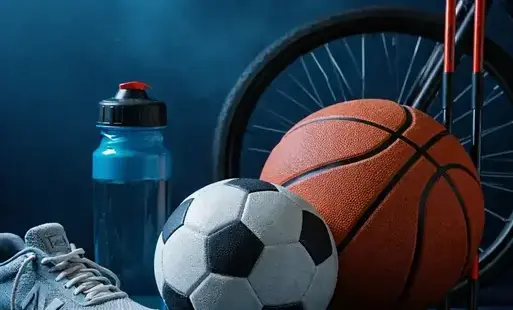 grafika przedstawia elementy sportowe: rower, kije nordic walking, piłkę do koszykówki, piłkę do piłki nożnej, bidon na wodę, paletkę do badbintona, lotkę oraz piłkę do tenisa stołowego